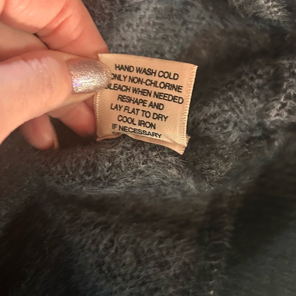 Philosophy Black Star Sweater - Picture 2 of 5